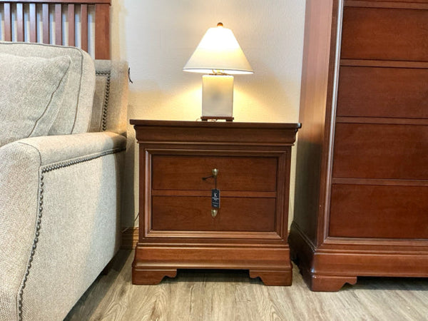 Thomasville Nightstand